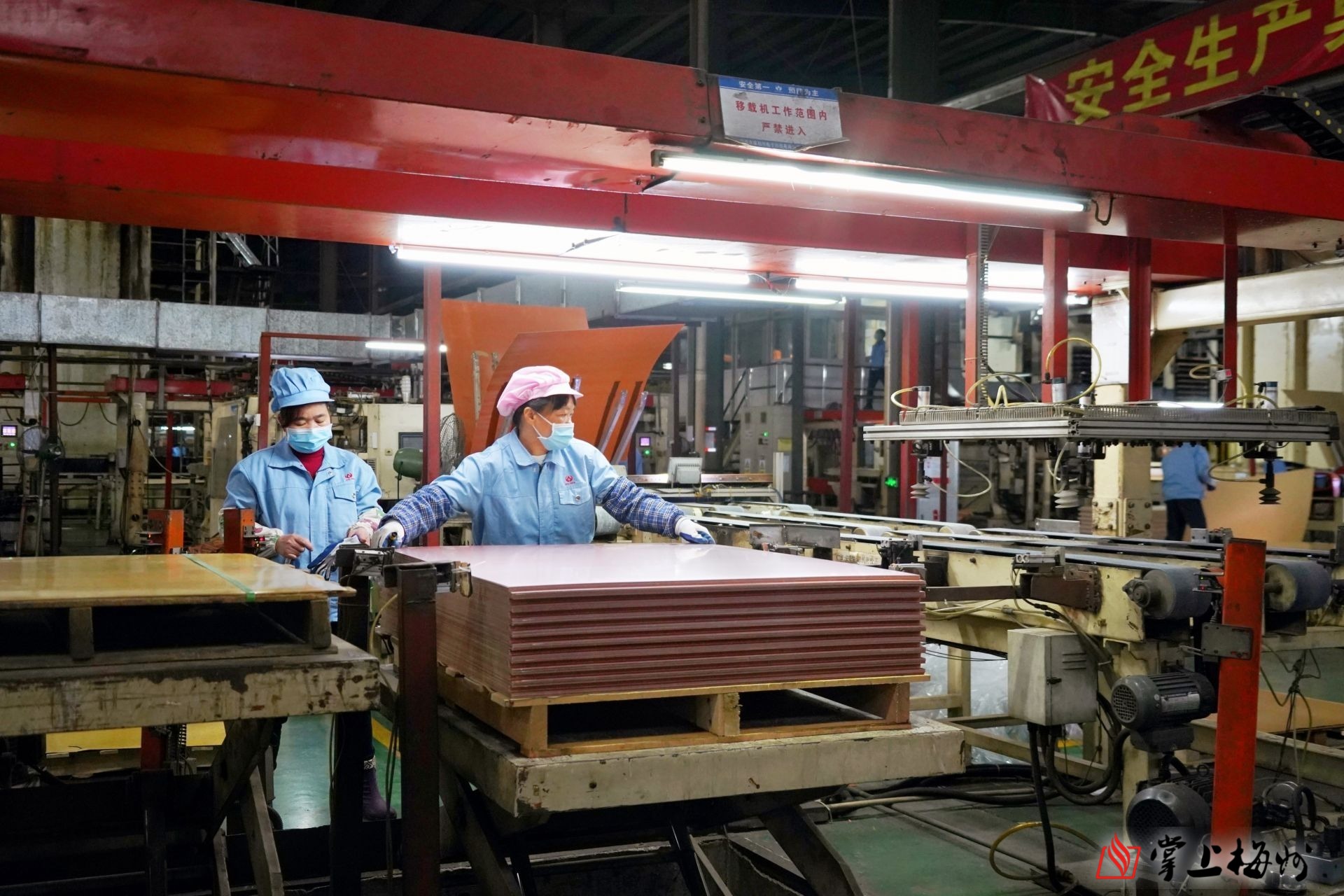 安心返鄉(xiāng)來 發(fā)展路更寬！梅州市威利邦電子科技有限公司深耕主業(yè)提升效能